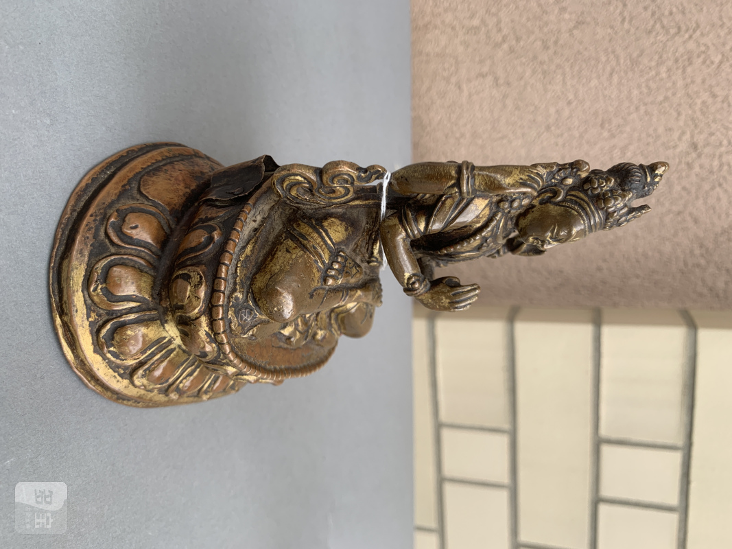 A gilt-bronze figure of Shadaksharilokeshvara - 图9
